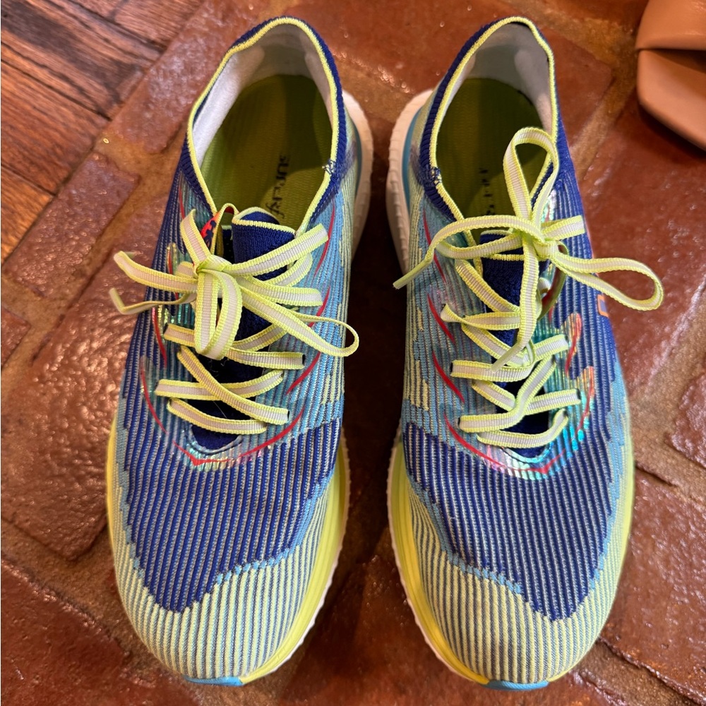 10 Women Hoka Cielo X1